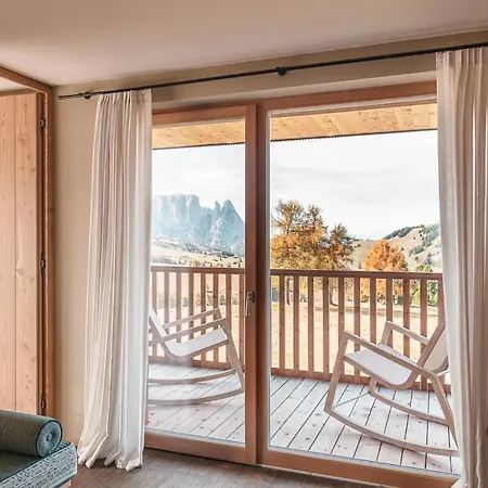 Icaro Szálloda Alpe di Siusi